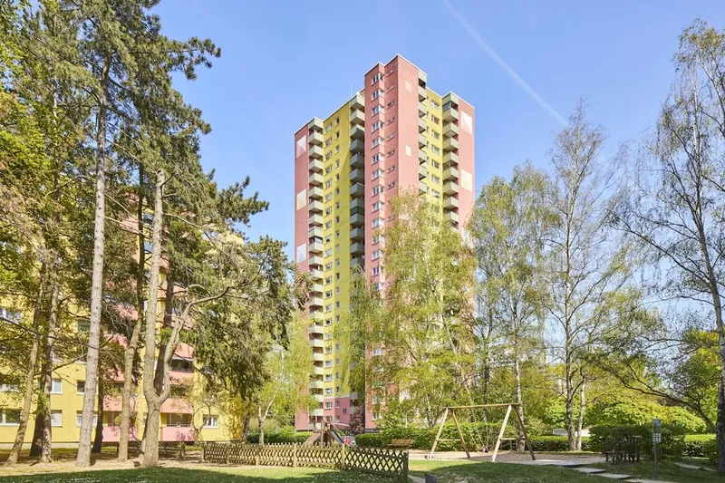 Renovierungsbedürftige 4-Zimmer-Wohnung! — photo 1